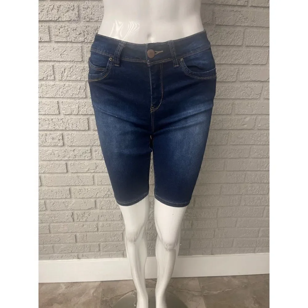 Fashion Nova Women Dark Wash Shorts Size 5 NWT